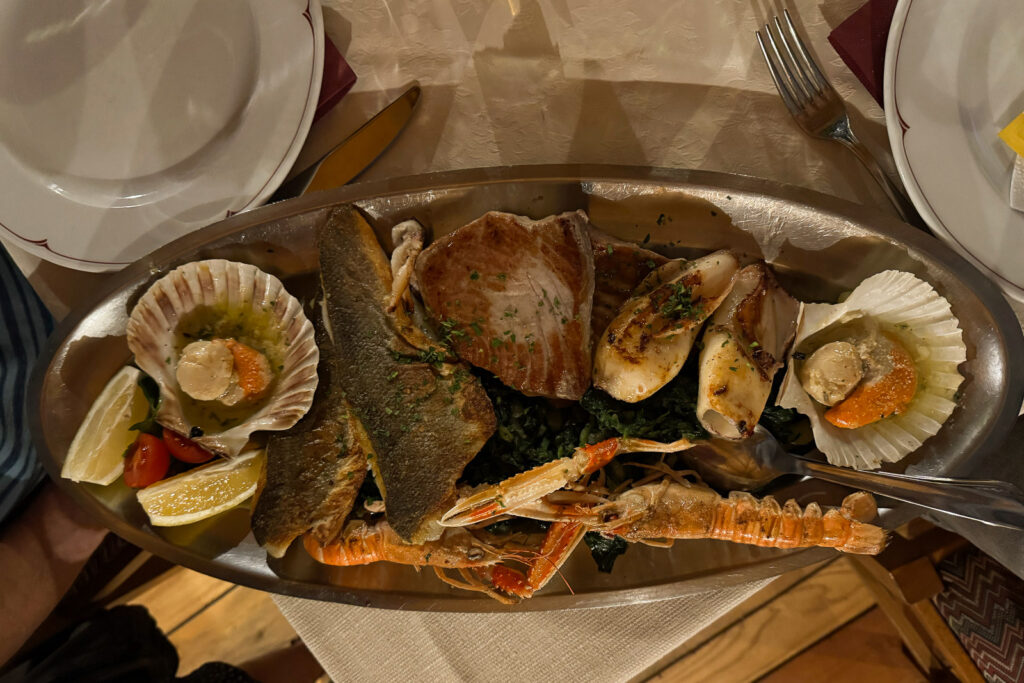 Konoba, Stuis Törns, Fischteller, mitsegelnkroatien.de